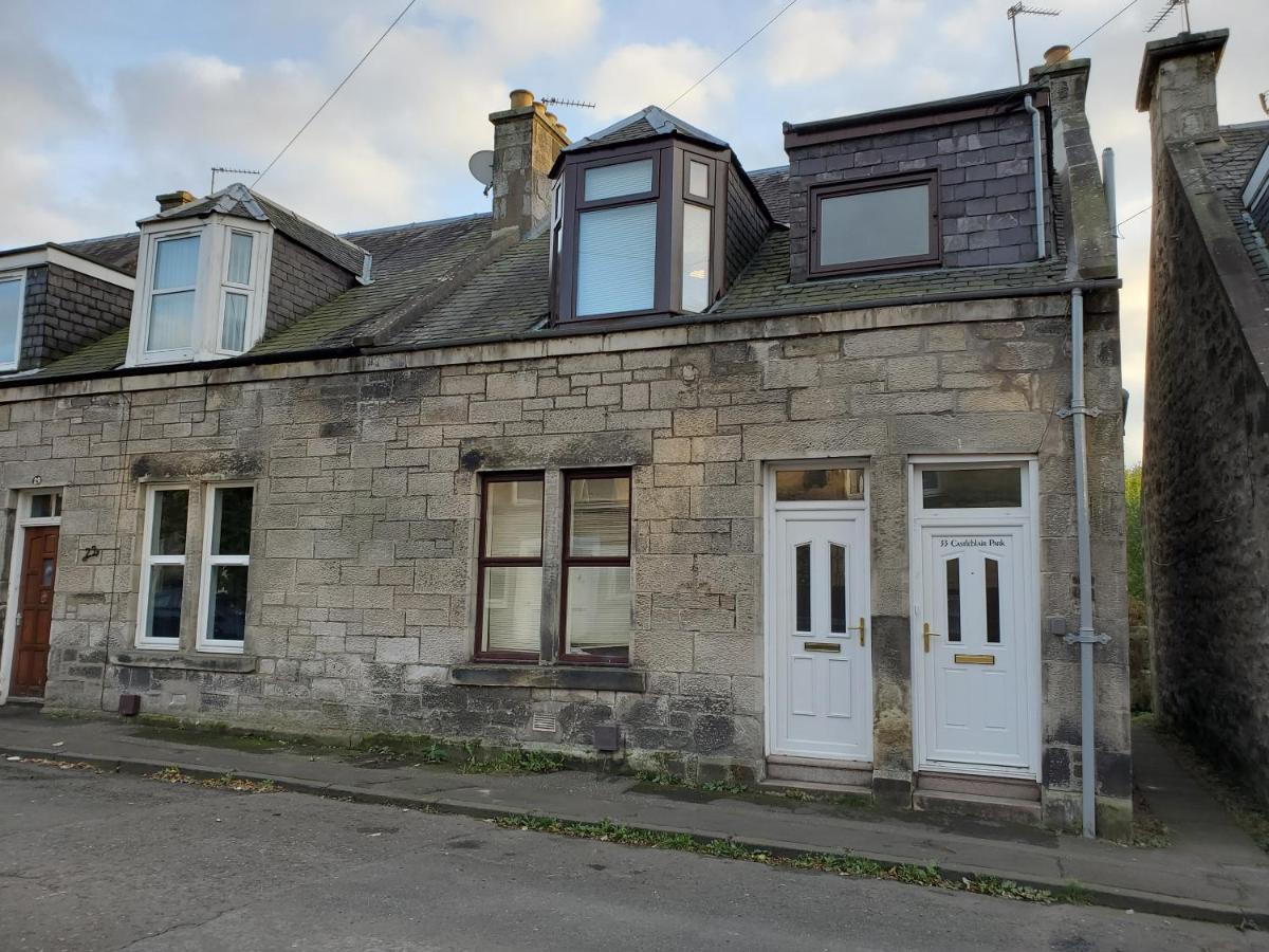 Carvetii - Mayhaven House - Tranquil Cul-De-Sac - 2 Bedrooms, Sleeps 4 Guests Dunfermline Exterior foto